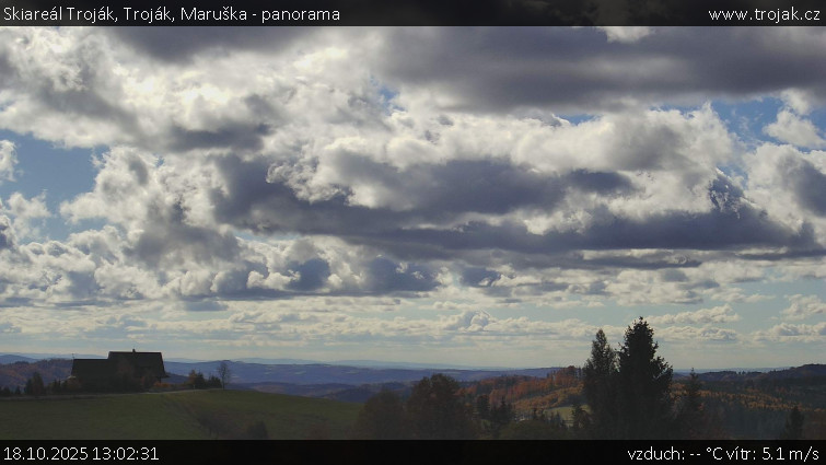 Skiareál Troják - Troják, Maruška - panorama - 18.10.2025 v 13:02 Skiareál Troják - Troják, Maruška - panorama - 18.10.2025 v 13:02