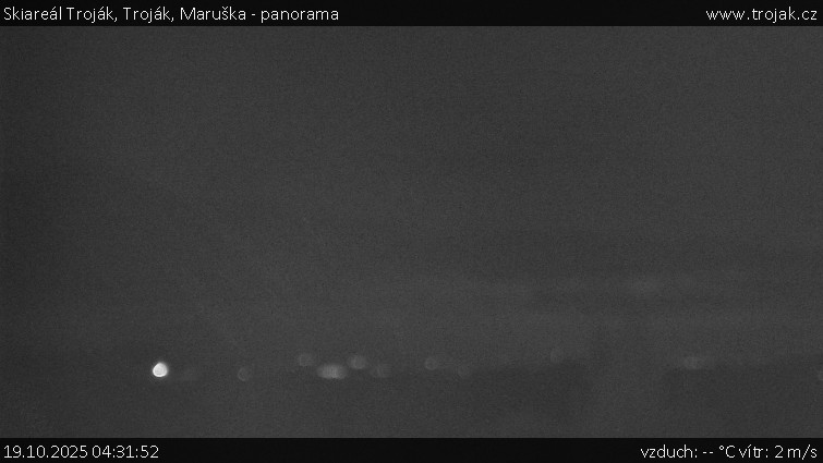 Skiareál Troják - Troják, Maruška - panorama - 19.10.2025 v 04:31 Skiareál Troják - Troják, Maruška - panorama - 19.10.2025 v 04:31