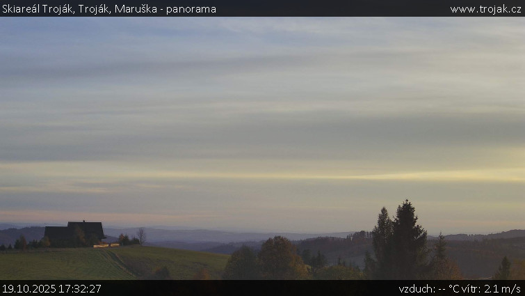 Skiareál Troják - Troják, Maruška - panorama - 19.10.2025 v 17:32 Skiareál Troják - Troják, Maruška - panorama - 19.10.2025 v 17:32