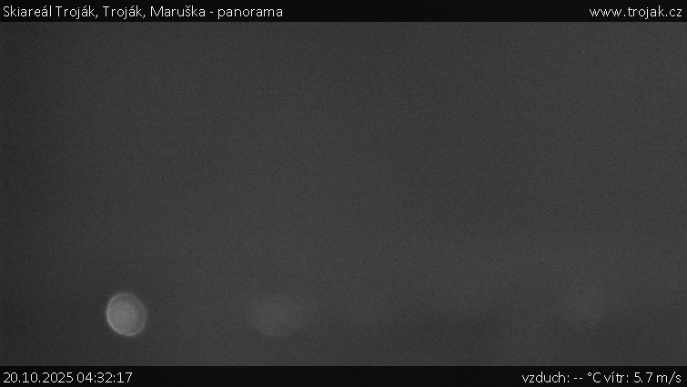 Skiareál Troják - Troják, Maruška - panorama - 20.10.2025 v 04:32 Skiareál Troják - Troják, Maruška - panorama - 20.10.2025 v 04:32