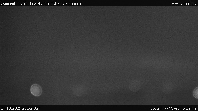 Skiareál Troják - Troják, Maruška - panorama - 20.10.2025 v 22:32 Skiareál Troják - Troják, Maruška - panorama - 20.10.2025 v 22:32