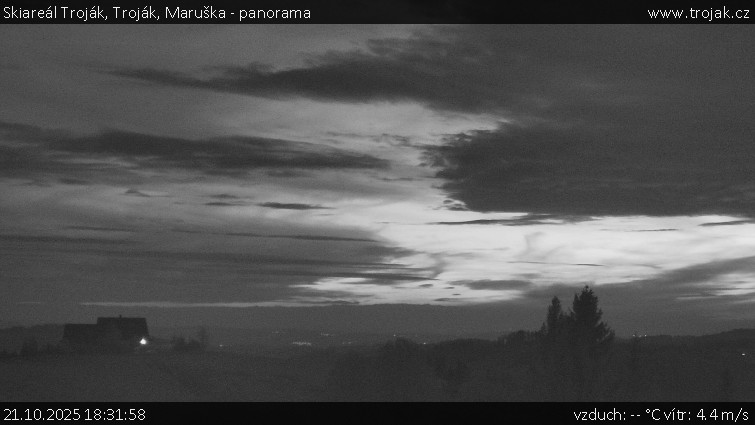 Skiareál Troják - Troják, Maruška - panorama - 21.10.2025 v 18:31 Skiareál Troják - Troják, Maruška - panorama - 21.10.2025 v 18:31