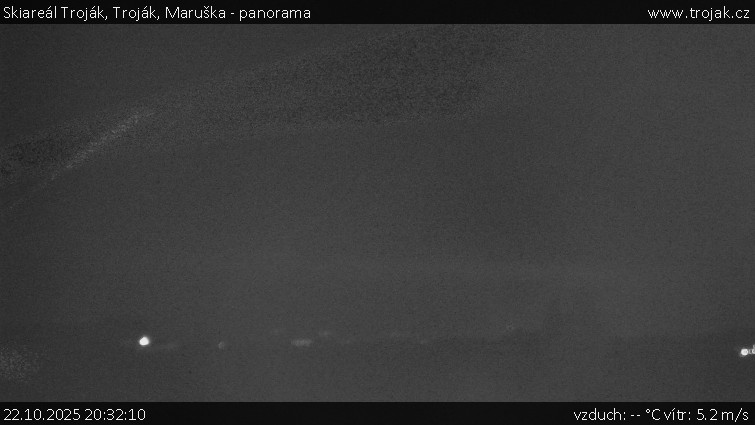 Skiareál Troják - Troják, Maruška - panorama - 22.10.2025 v 20:32 Skiareál Troják - Troják, Maruška - panorama - 22.10.2025 v 20:32