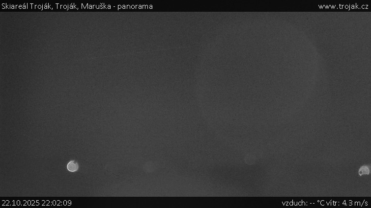 Skiareál Troják - Troják, Maruška - panorama - 22.10.2025 v 22:02 Skiareál Troják - Troják, Maruška - panorama - 22.10.2025 v 22:02