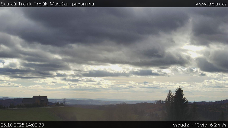 Skiareál Troják - Troják, Maruška - panorama - 25.10.2025 v 14:02 Skiareál Troják - Troják, Maruška - panorama - 25.10.2025 v 14:02