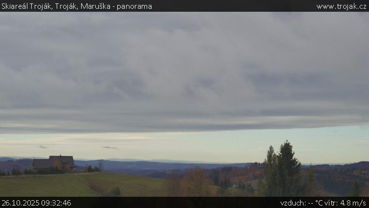 Skiareál Troják - Troják, Maruška - panorama - 26.10.2025 v 09:32 Skiareál Troják - Troják, Maruška - panorama - 26.10.2025 v 09:32