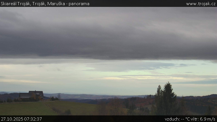 Skiareál Troják - Troják, Maruška - panorama - 27.10.2025 v 07:32 Skiareál Troják - Troják, Maruška - panorama - 27.10.2025 v 07:32