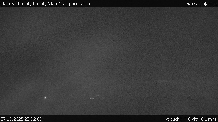 Skiareál Troják - Troják, Maruška - panorama - 27.10.2025 v 23:02 Skiareál Troják - Troják, Maruška - panorama - 27.10.2025 v 23:02