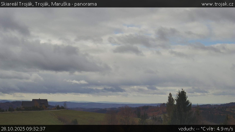 Skiareál Troják - Troják, Maruška - panorama - 28.10.2025 v 09:32 Skiareál Troják - Troják, Maruška - panorama - 28.10.2025 v 09:32