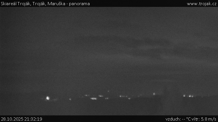 Skiareál Troják - Troják, Maruška - panorama - 28.10.2025 v 21:32 Skiareál Troják - Troják, Maruška - panorama - 28.10.2025 v 21:32