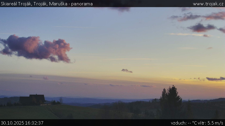 Skiareál Troják - Troják, Maruška - panorama - 30.10.2025 v 16:32 Skiareál Troják - Troják, Maruška - panorama - 30.10.2025 v 16:32