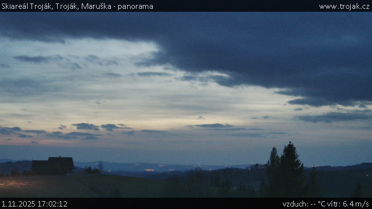 Skiareál Troják - Troják, Maruška - panorama - 1.11.2025 v 17:02 Skiareál Troják - Troják, Maruška - panorama - 1.11.2025 v 17:02