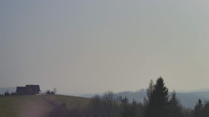 Skiareál Troják - Troják, Maruška - panorama - 15.4.2026 v 17:02 Skiareál Troják - Troják, Maruška - panorama - 15.4.2026 v 17:02
