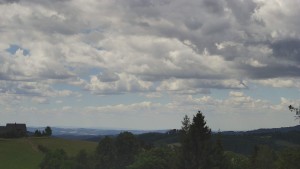 Skiareál Troják - Troják, Maruška - panorama - 11.7.2026 v 11:32 Skiareál Troják - Troják, Maruška - panorama - 11.7.2026 v 11:32