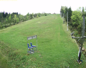 Skiareál Troják - Kamera u nástupu na vlek svah A - 16.4.2024 v 12:01 Skiareál Troják - Kamera u nástupu na vlek svah A - 16.4.2024 v 12:01