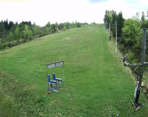 Skiareál Troják - Kamera u nástupu na vlek svah A - 16.4.2024 v 14:01 Skiareál Troják - Kamera u nástupu na vlek svah A - 16.4.2024 v 14:01