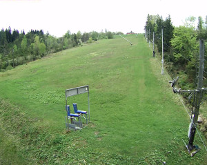 Skiareál Troják - Kamera u nástupu na vlek svah A - 16.4.2024 v 15:01 Skiareál Troják - Kamera u nástupu na vlek svah A - 16.4.2024 v 15:01