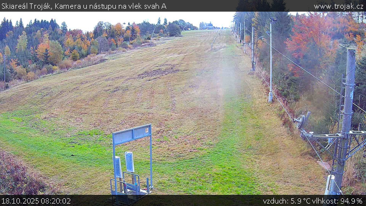 Skiareál Troják - Kamera u nástupu na vlek svah A - 18.10.2025 v 08:20 Skiareál Troják - Kamera u nástupu na vlek svah A - 18.10.2025 v 08:20