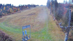 Skiareál Troják - Kamera u nástupu na vlek svah A - 26.10.2025 v 06:10 Skiareál Troják - Kamera u nástupu na vlek svah A - 26.10.2025 v 06:10