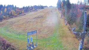 Skiareál Troják - Kamera u nástupu na vlek svah A - 26.10.2025 v 07:15 Skiareál Troják - Kamera u nástupu na vlek svah A - 26.10.2025 v 07:15