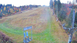 Skiareál Troják - Kamera u nástupu na vlek svah A - 26.10.2025 v 07:35 Skiareál Troják - Kamera u nástupu na vlek svah A - 26.10.2025 v 07:35