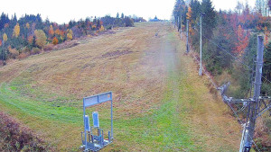 Skiareál Troják - Kamera u nástupu na vlek svah A - 26.10.2025 v 08:35 Skiareál Troják - Kamera u nástupu na vlek svah A - 26.10.2025 v 08:35