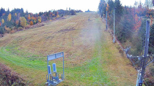 Skiareál Troják - Kamera u nástupu na vlek svah A - 26.10.2025 v 09:05 Skiareál Troják - Kamera u nástupu na vlek svah A - 26.10.2025 v 09:05