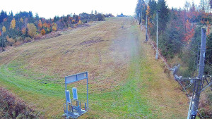 Skiareál Troják - Kamera u nástupu na vlek svah A - 26.10.2025 v 09:35 Skiareál Troják - Kamera u nástupu na vlek svah A - 26.10.2025 v 09:35