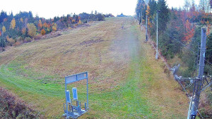 Skiareál Troják - Kamera u nástupu na vlek svah A - 26.10.2025 v 09:40 Skiareál Troják - Kamera u nástupu na vlek svah A - 26.10.2025 v 09:40