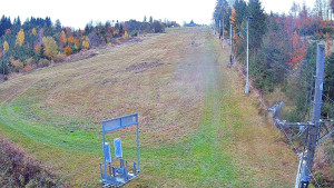 Skiareál Troják - Kamera u nástupu na vlek svah A - 26.10.2025 v 10:10 Skiareál Troják - Kamera u nástupu na vlek svah A - 26.10.2025 v 10:10