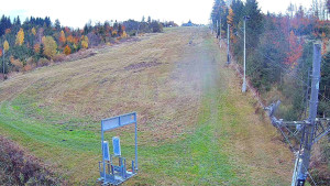 Skiareál Troják - Kamera u nástupu na vlek svah A - 26.10.2025 v 11:05 Skiareál Troják - Kamera u nástupu na vlek svah A - 26.10.2025 v 11:05