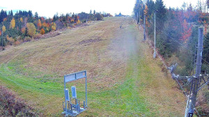 Skiareál Troják - Kamera u nástupu na vlek svah A - 26.10.2025 v 11:10 Skiareál Troják - Kamera u nástupu na vlek svah A - 26.10.2025 v 11:10