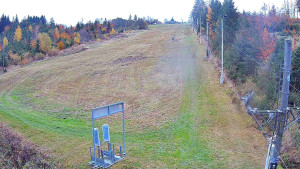 Skiareál Troják - Kamera u nástupu na vlek svah A - 26.10.2025 v 12:10 Skiareál Troják - Kamera u nástupu na vlek svah A - 26.10.2025 v 12:10