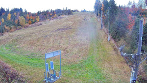 Skiareál Troják - Kamera u nástupu na vlek svah A - 26.10.2025 v 12:40 Skiareál Troják - Kamera u nástupu na vlek svah A - 26.10.2025 v 12:40