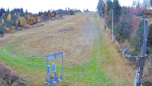 Skiareál Troják - Kamera u nástupu na vlek svah A - 26.10.2025 v 13:15 Skiareál Troják - Kamera u nástupu na vlek svah A - 26.10.2025 v 13:15