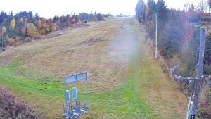 Skiareál Troják - Kamera u nástupu na vlek svah A - 26.10.2025 v 13:50 Skiareál Troják - Kamera u nástupu na vlek svah A - 26.10.2025 v 13:50
