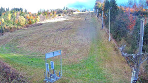 Skiareál Troják - Kamera u nástupu na vlek svah A - 26.10.2025 v 14:10 Skiareál Troják - Kamera u nástupu na vlek svah A - 26.10.2025 v 14:10