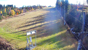 Skiareál Troják - Kamera u nástupu na vlek svah A - 31.10.2025 v 11:10 Skiareál Troják - Kamera u nástupu na vlek svah A - 31.10.2025 v 11:10