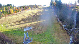 Skiareál Troják - Kamera u nástupu na vlek svah A - 31.10.2025 v 11:55 Skiareál Troják - Kamera u nástupu na vlek svah A - 31.10.2025 v 11:55