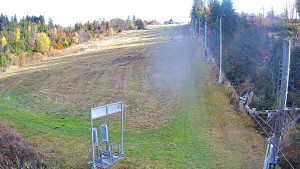 Skiareál Troják - Kamera u nástupu na vlek svah A - 31.10.2025 v 13:15 Skiareál Troják - Kamera u nástupu na vlek svah A - 31.10.2025 v 13:15