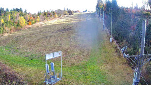 Skiareál Troják - Kamera u nástupu na vlek svah A - 31.10.2025 v 13:35 Skiareál Troják - Kamera u nástupu na vlek svah A - 31.10.2025 v 13:35