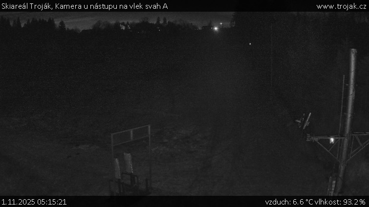 Skiareál Troják - Kamera u nástupu na vlek svah A - 1.11.2025 v 05:15 Skiareál Troják - Kamera u nástupu na vlek svah A - 1.11.2025 v 05:15
