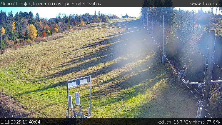 Skiareál Troják - Kamera u nástupu na vlek svah A - 1.11.2025 v 10:40 Skiareál Troják - Kamera u nástupu na vlek svah A - 1.11.2025 v 10:40
