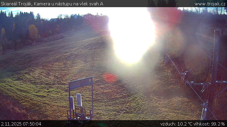 Skiareál Troják - Kamera u nástupu na vlek svah A - 2.11.2025 v 07:50 Skiareál Troják - Kamera u nástupu na vlek svah A - 2.11.2025 v 07:50