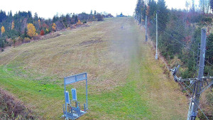 Skiareál Troják - Kamera u nástupu na vlek svah A - 2.11.2025 v 11:55 Skiareál Troják - Kamera u nástupu na vlek svah A - 2.11.2025 v 11:55