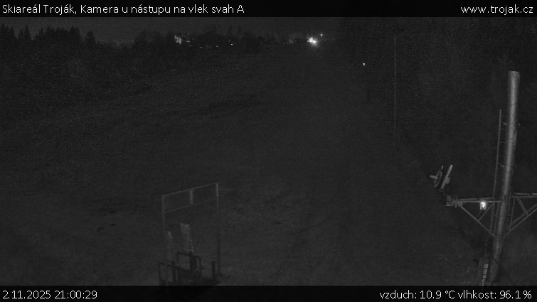 Skiareál Troják - Kamera u nástupu na vlek svah A - 2.11.2025 v 21:00 Skiareál Troják - Kamera u nástupu na vlek svah A - 2.11.2025 v 21:00