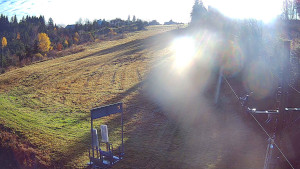 Skiareál Troják - Kamera u nástupu na vlek svah A - 4.11.2025 v 09:05 Skiareál Troják - Kamera u nástupu na vlek svah A - 4.11.2025 v 09:05