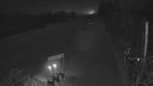 Skiareál Troják - Kamera u nástupu na vlek svah A - 2.12.2025 v 02:10 Skiareál Troják - Kamera u nástupu na vlek svah A - 2.12.2025 v 02:10