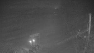 Skiareál Troják - Kamera u nástupu na vlek svah A - 2.12.2025 v 04:00 Skiareál Troják - Kamera u nástupu na vlek svah A - 2.12.2025 v 04:00