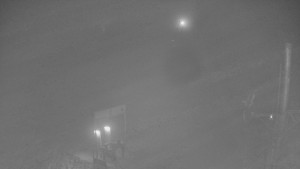 Skiareál Troják - Kamera u nástupu na vlek svah A - 2.12.2025 v 04:05 Skiareál Troják - Kamera u nástupu na vlek svah A - 2.12.2025 v 04:05